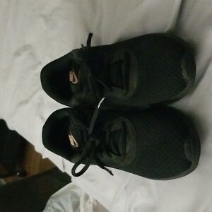 (6)Women’s Nike shoes